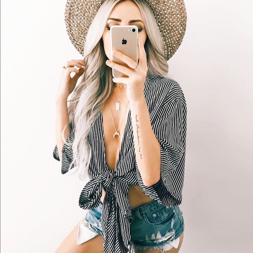 LAST 2️⃣ Madison Striped Wrap Top - Picture 6 of 8